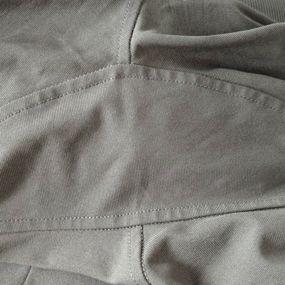 Lululemon ABC joggers *WovenAir in sage grey - Picture 10 of 12